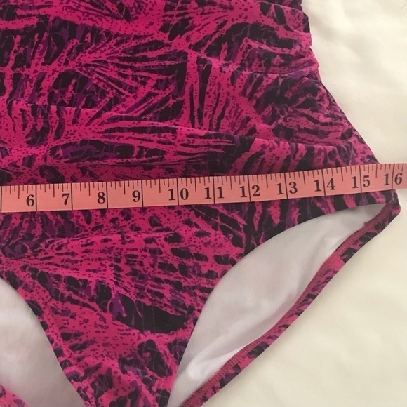Speedo Women’s One Piece Swimsuit. Size 10 - Picture 9 of 11